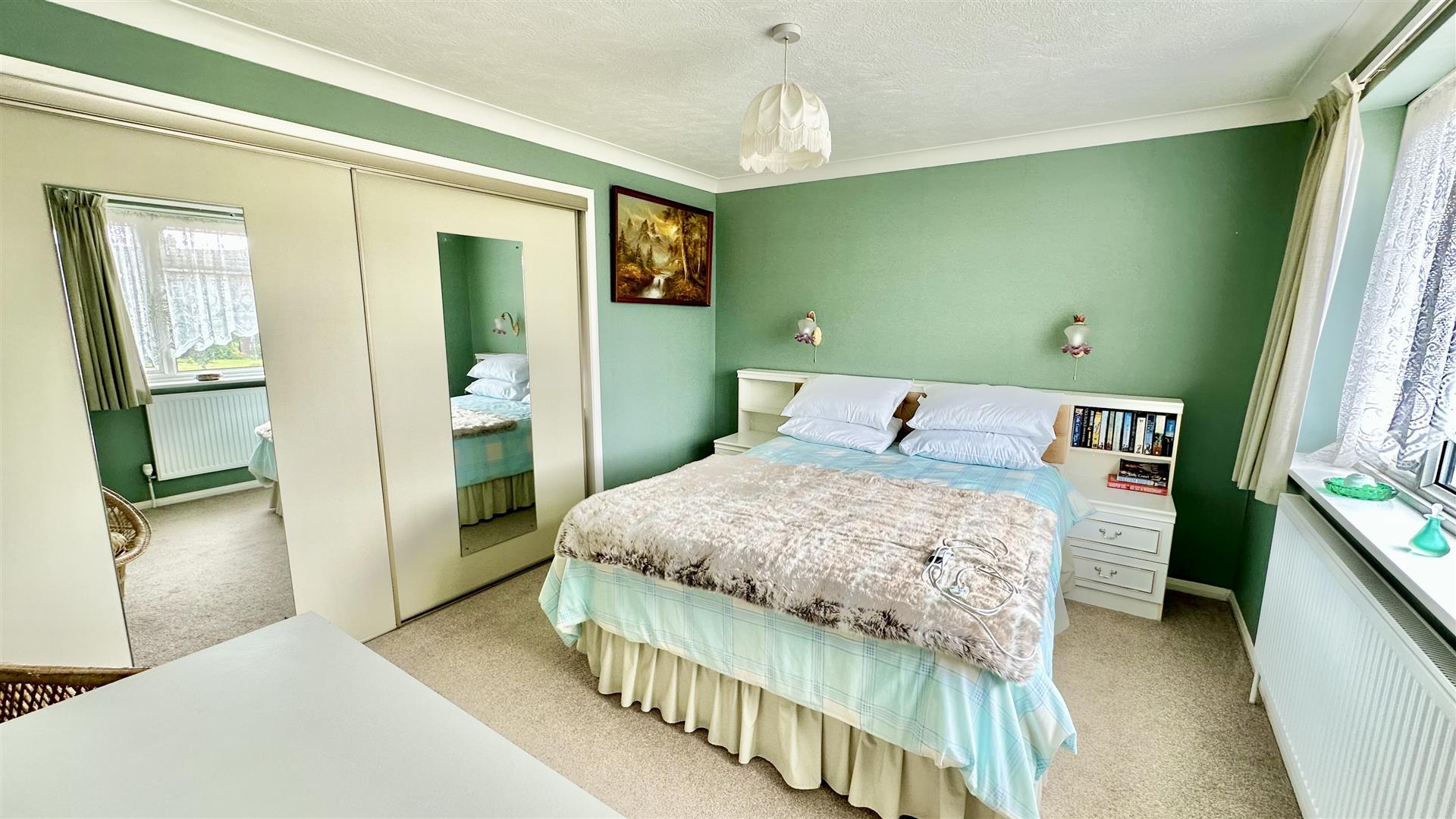 5 bed property in Playden Gardens, Hastings
